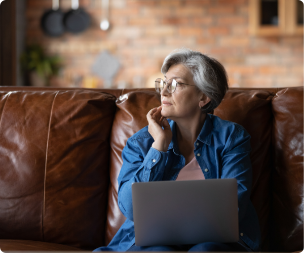 Woman at computer 600 x 500